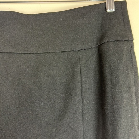 Cabi Woman’s Size 6 Skirt Ponte Knit Stretch Black Zipper Back - Picture 2 of 7
